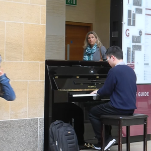 金喜善拍三级露全乳
